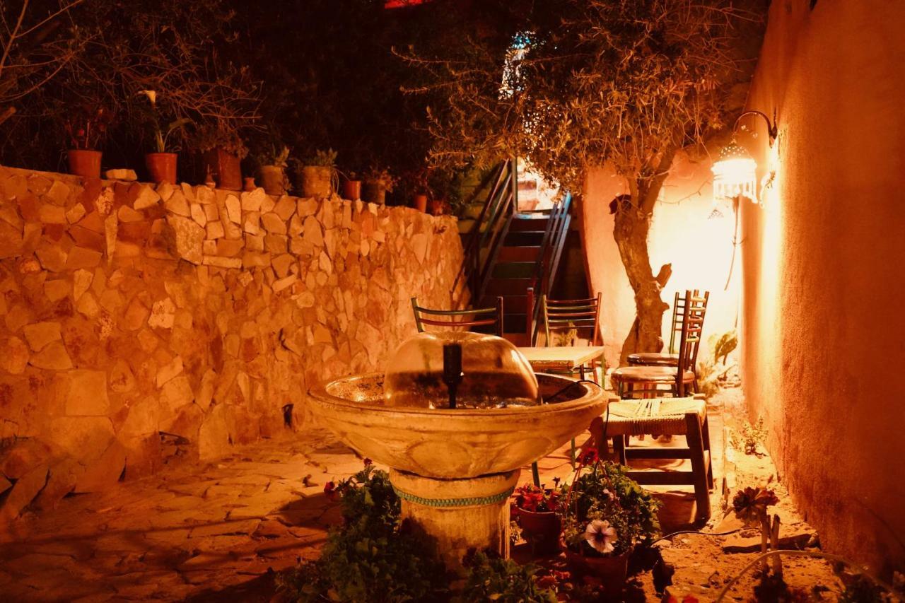 Petra Bedouin Bed And Breakfast Ваді-Муса Екстер'єр фото